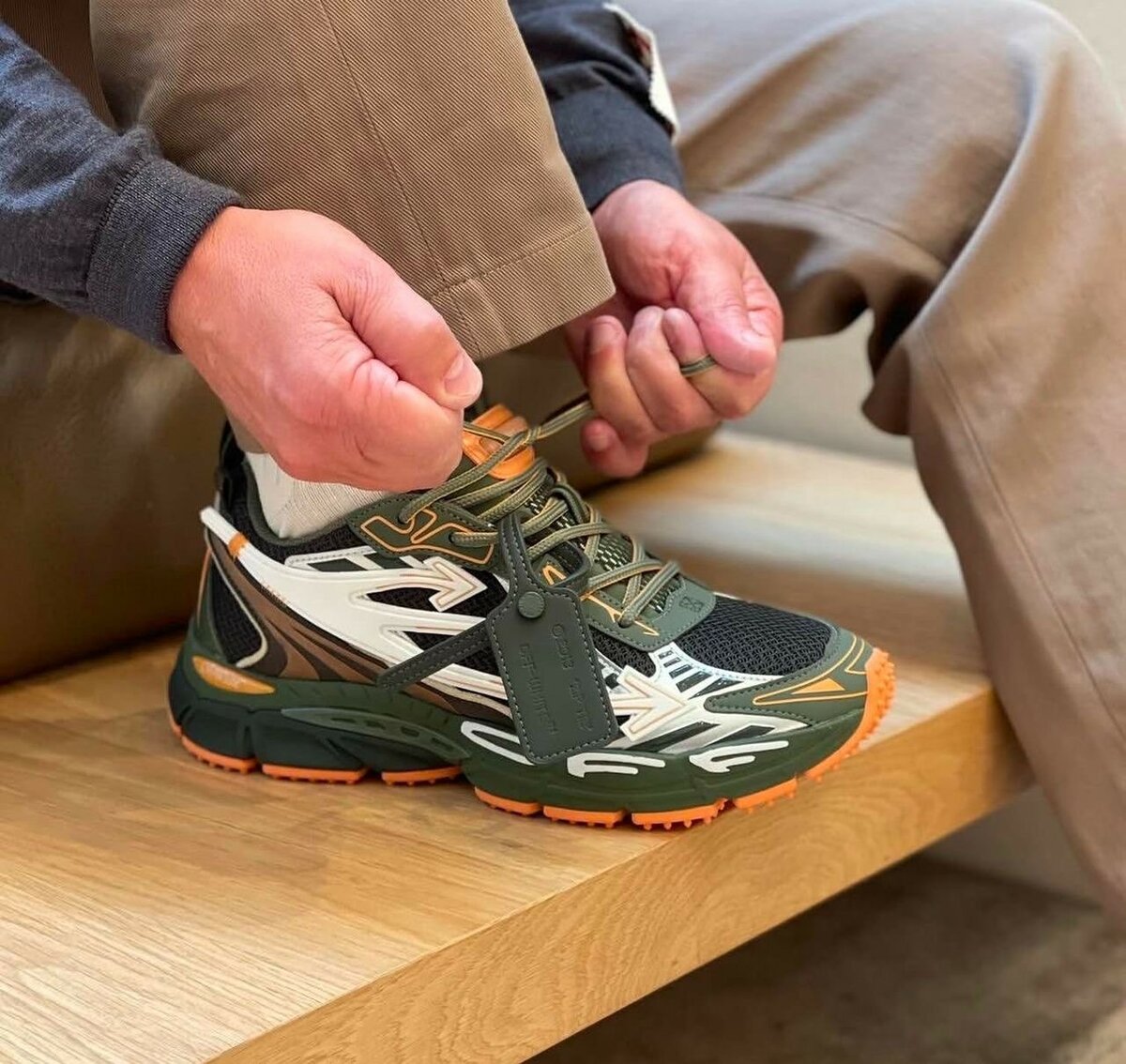 OFF WHITE SNEAKER