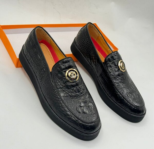 Solid shoes