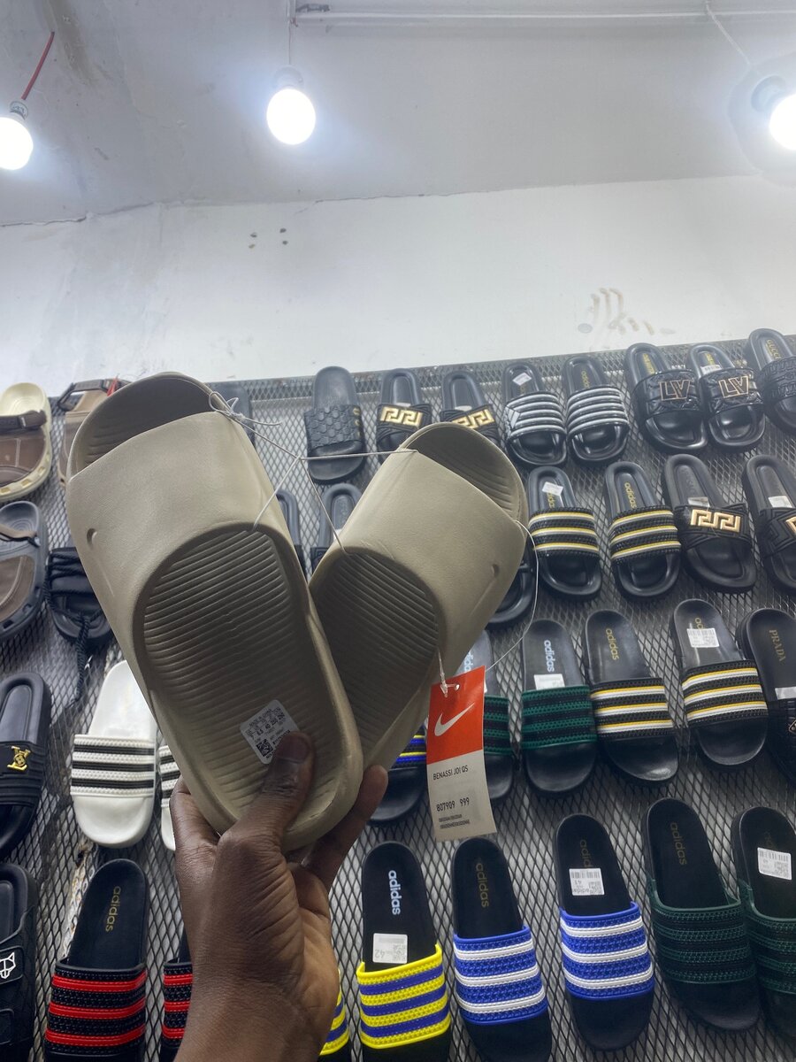Nike slides