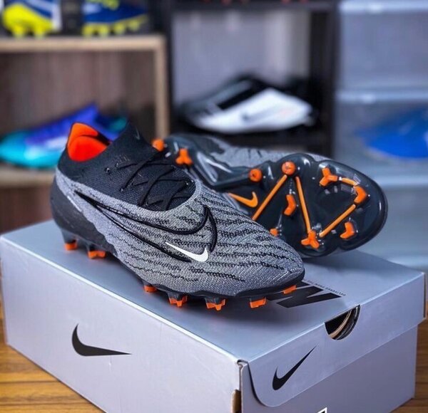 Men soccer boot