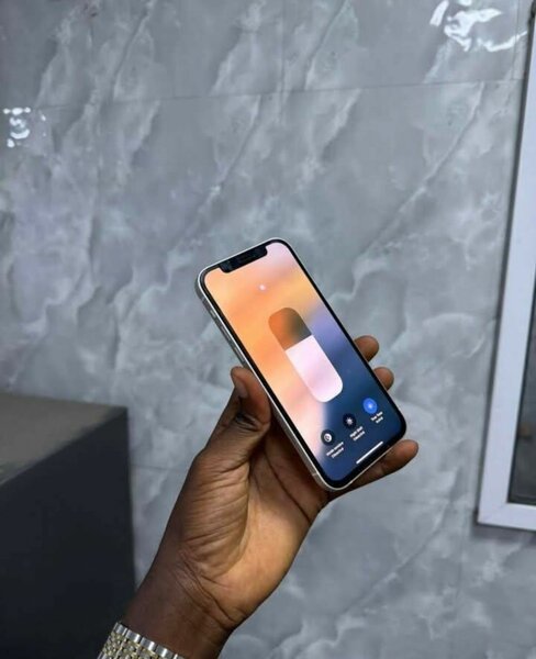 IPhone 12 simple