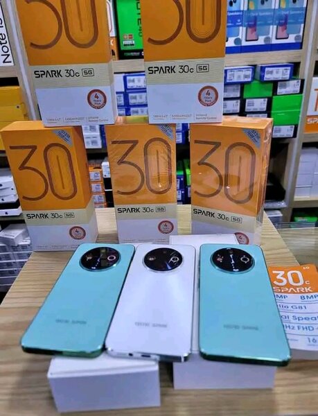 TECNO SPARK 30 PRO 512GB 16GB RAM PREMIÈRE COPIE CONFORME
