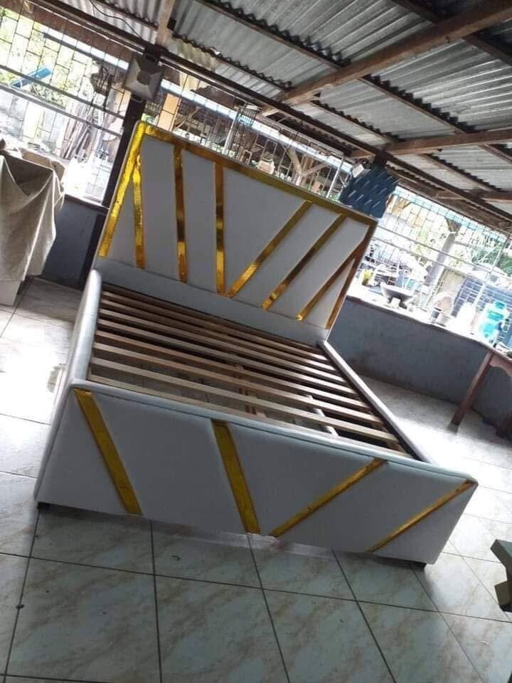 Queen size bed