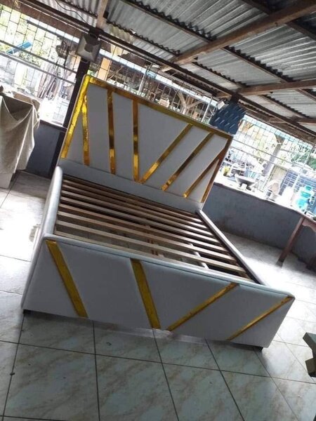 Queen size bed