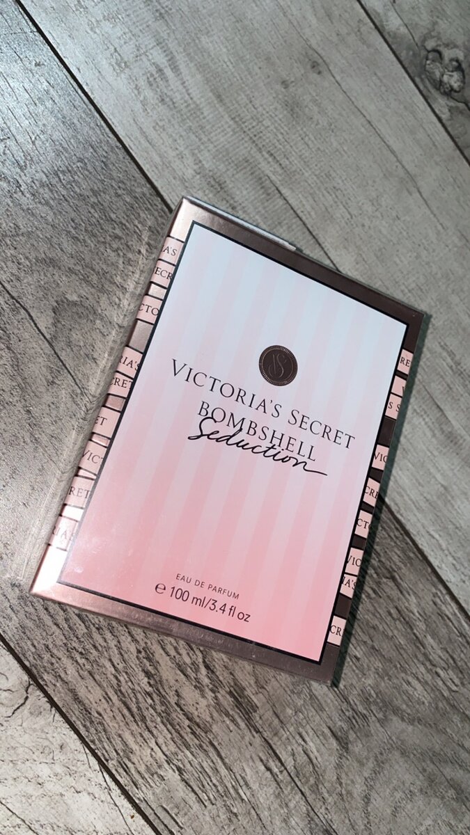 VS, Moschino