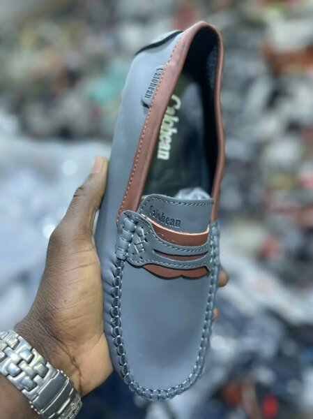 chaussure bleu brun