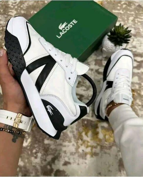 Chaussure lacoste v