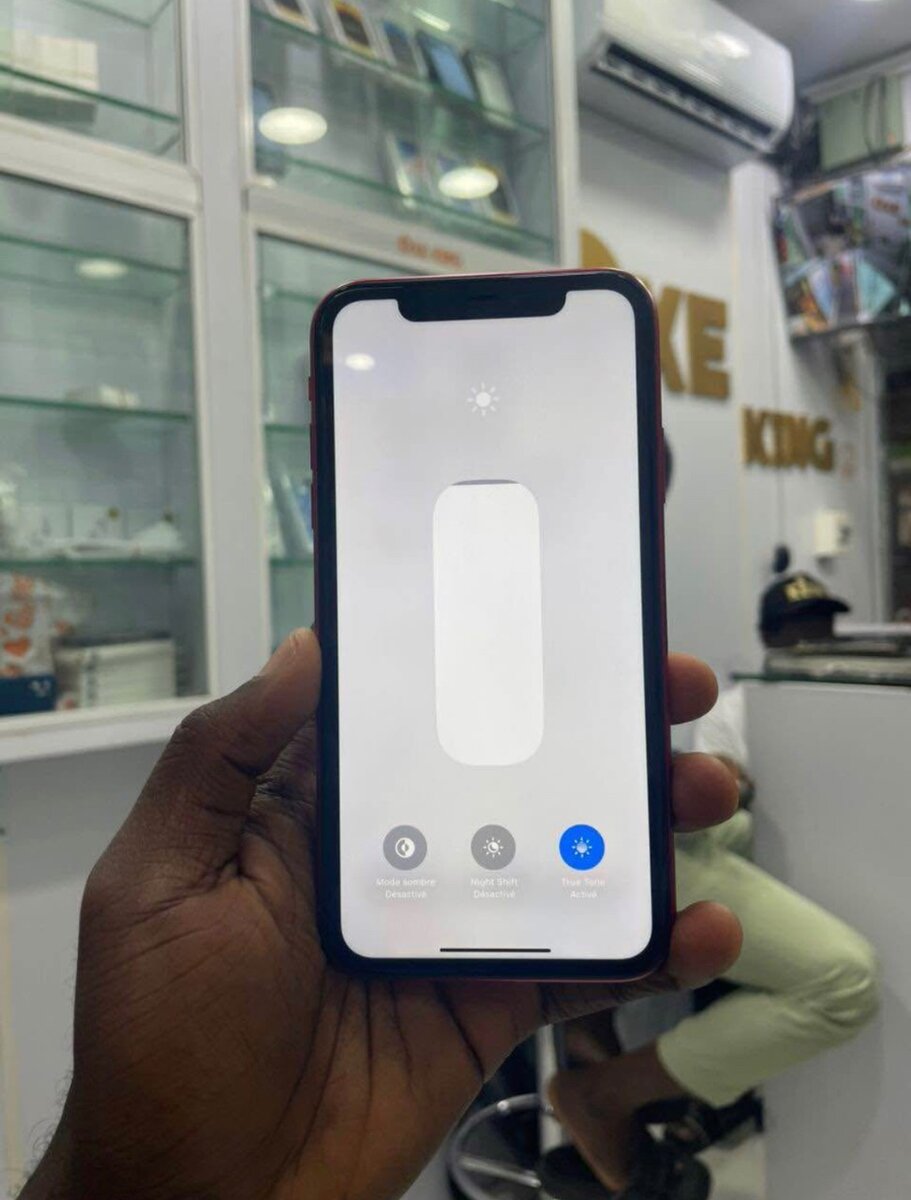 iPhone rouge dernier modèle
