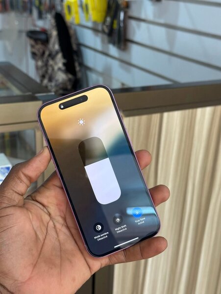 iPhone 15 Rose