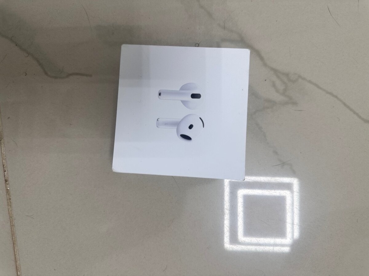 AirPod 4