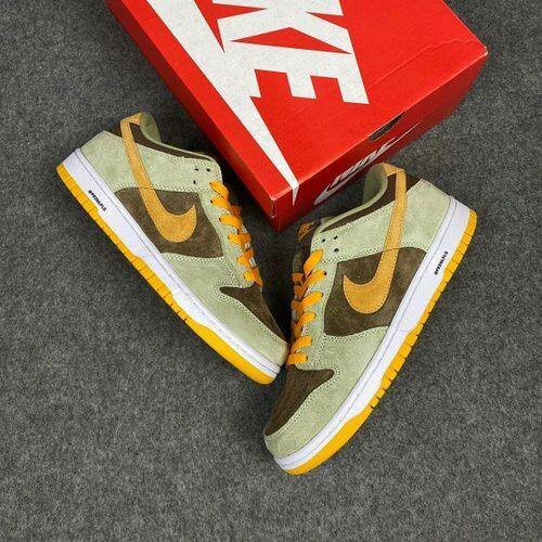NIKE SB SNEAKER