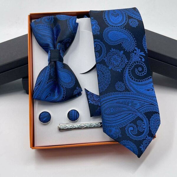 Tie set