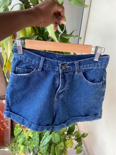 Culotte friperie disponible.