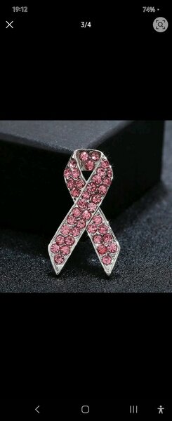 Broche octobre rose à strass