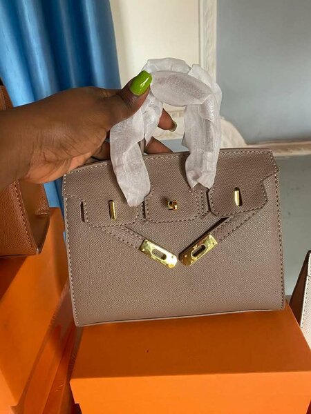 Sac à main élégant en cuir