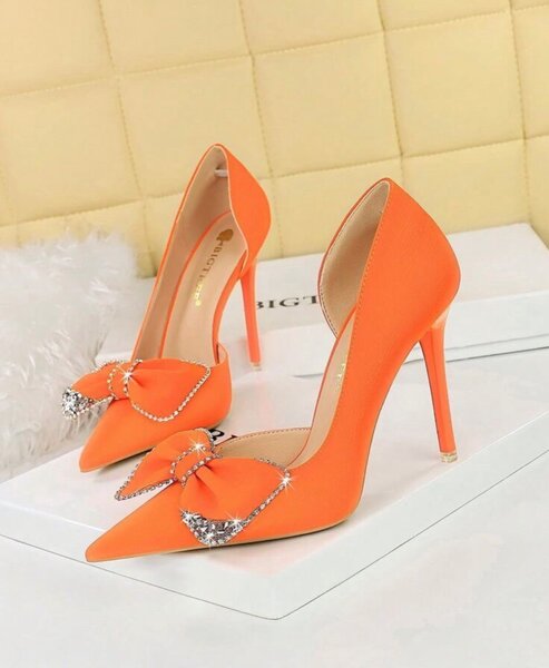 Ladies dress shoe