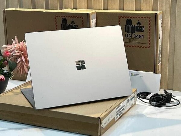 *Microsoft Surface Laptop 3*