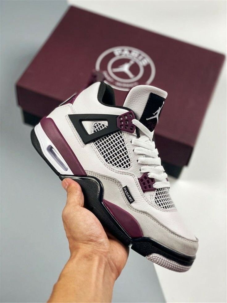 Jordan 4s