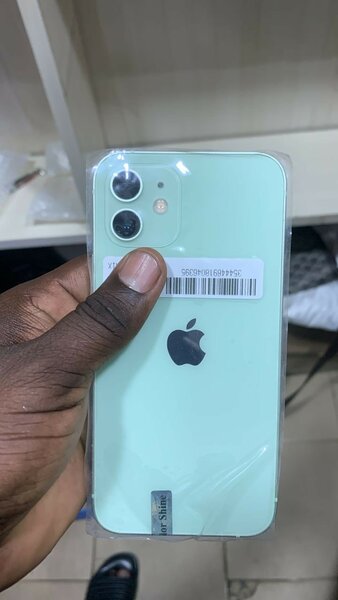 iPhone 12 simple