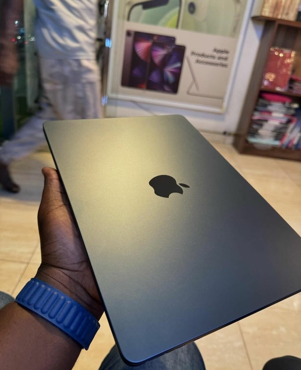MacBook Air M2