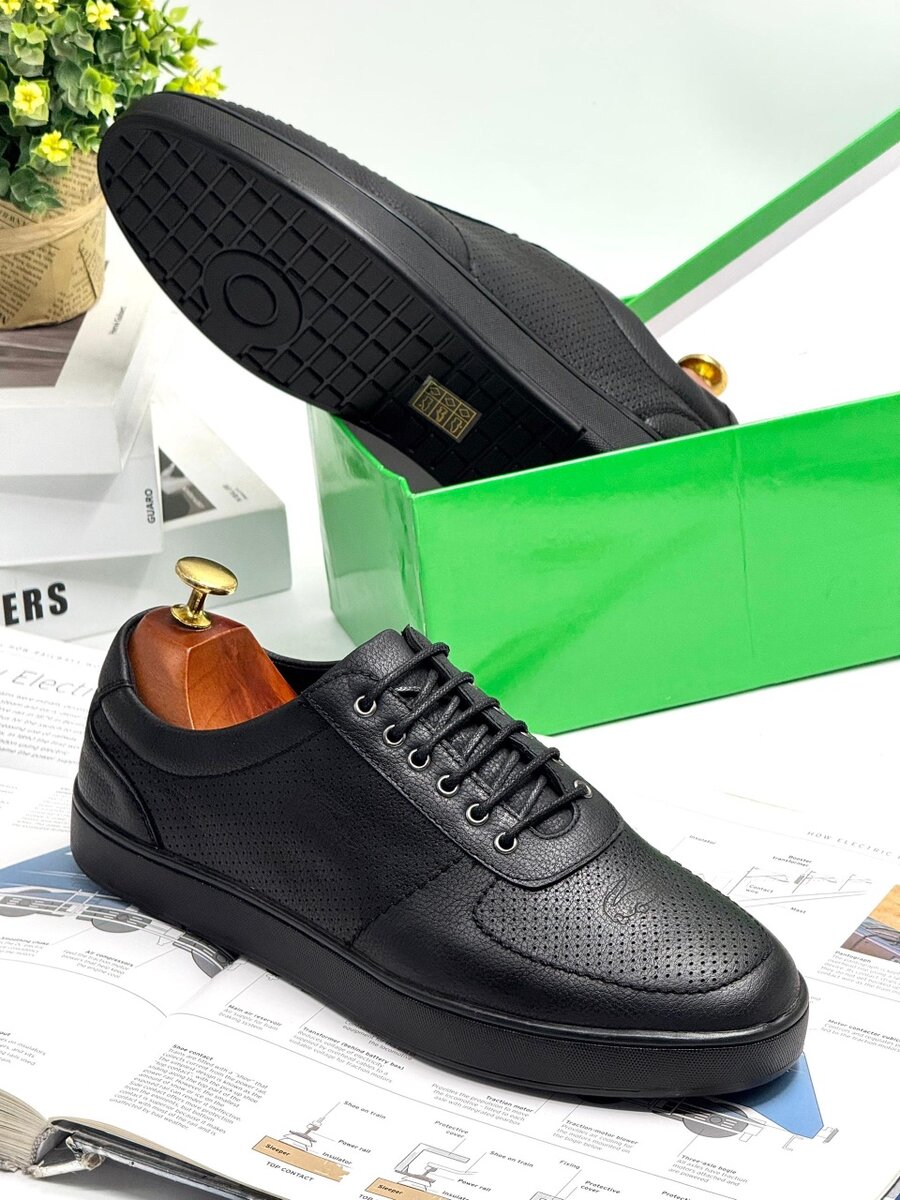 LACOSTE ALL BLACK