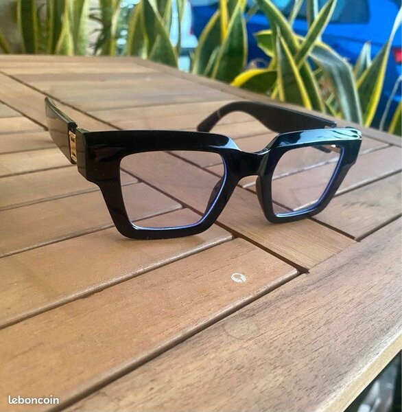 Lunettes carrées élégantes