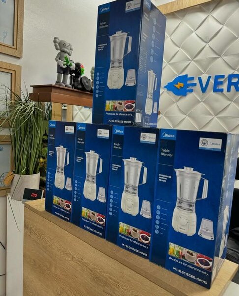 Midea table blender