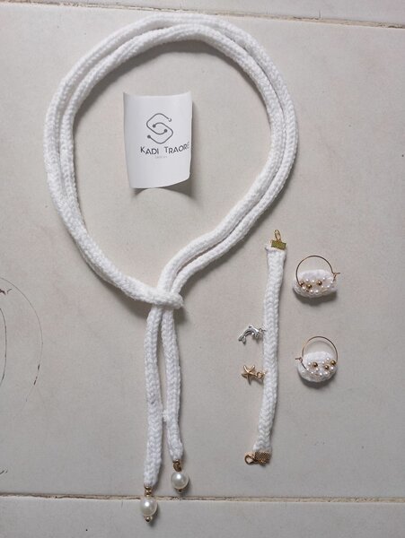 bijoux en laine coton douce