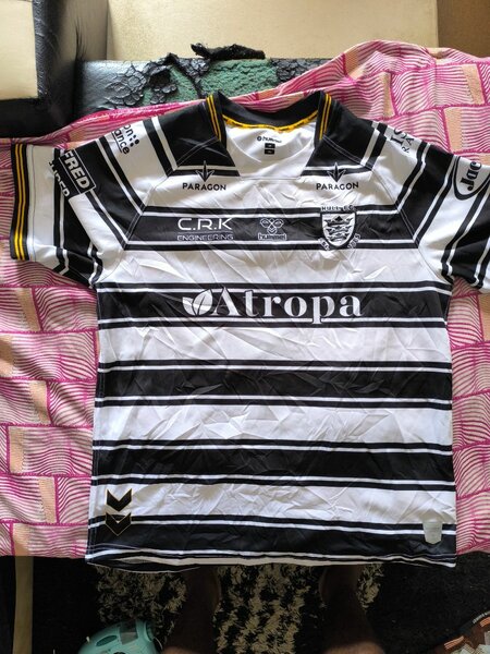 Maillot de rugby rayé