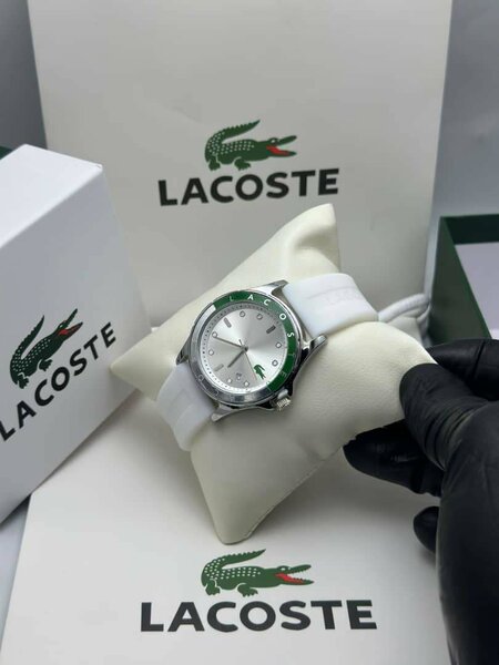 Montres modernes Lacoste