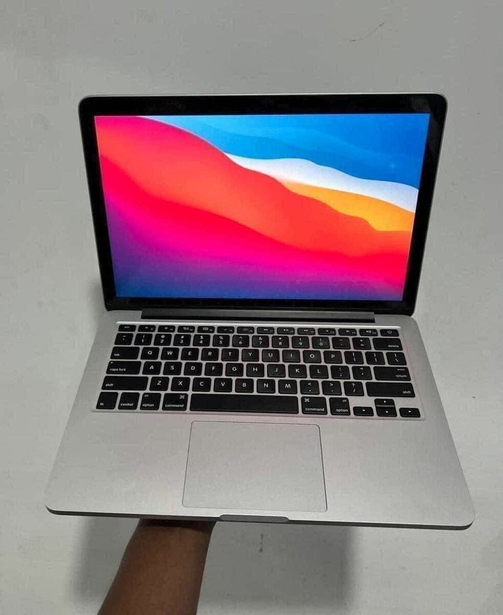 MACBOOK Apple