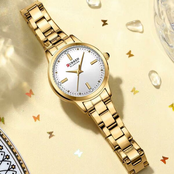 Montre bracelet dorée élégante