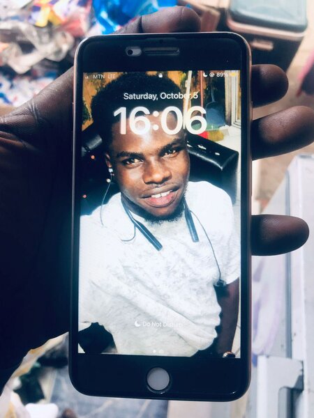 phone 8+ 64g