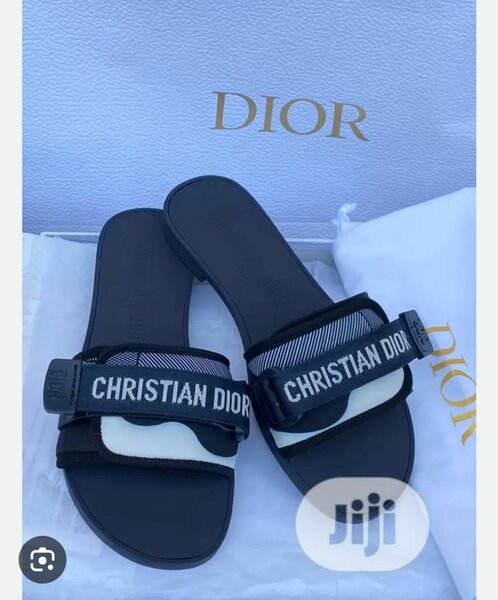 Ladies slippers