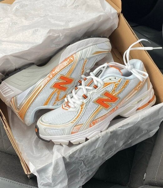 NEW BALANCE  740