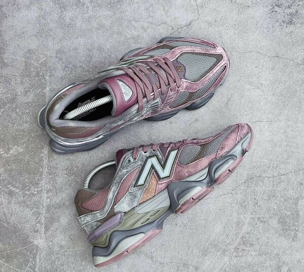 NEW BALANCE SNEAKER