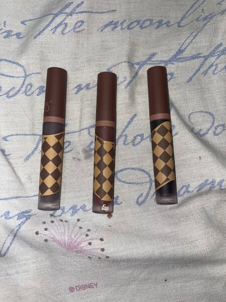 Gloss matte pigmenté