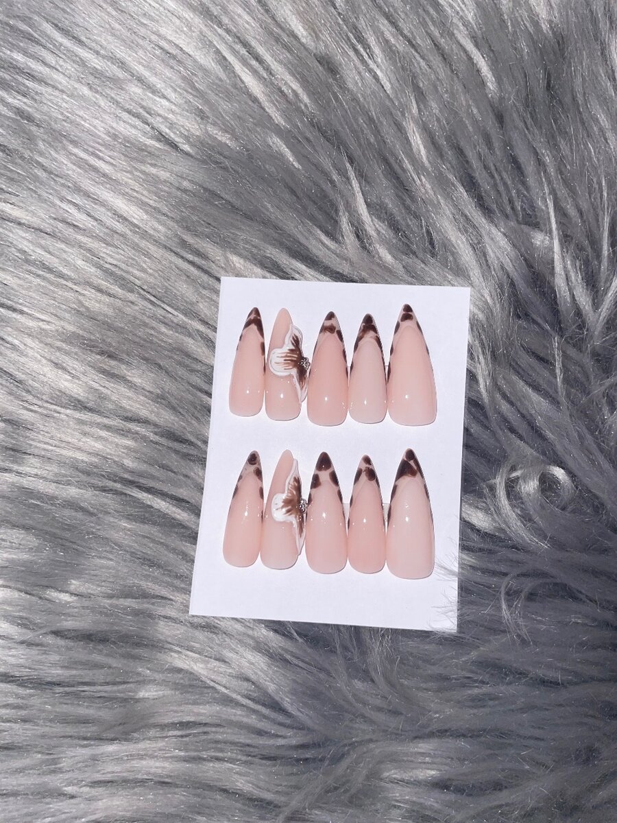 Press on nails