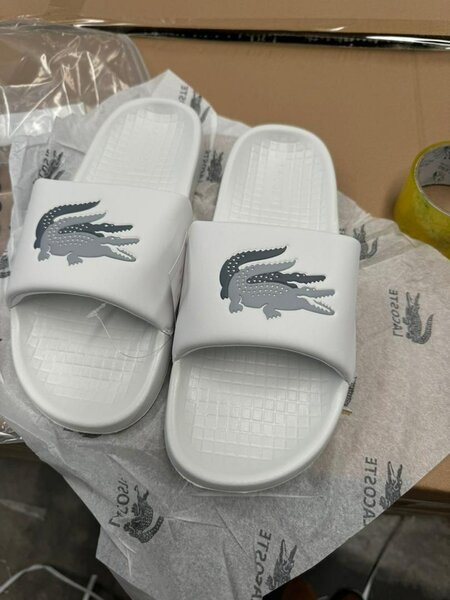 Claquette lacoste