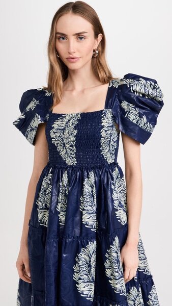 Robe à volants bleue élégante