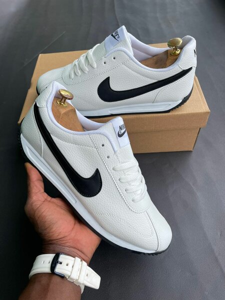Chaussures de sport blanches