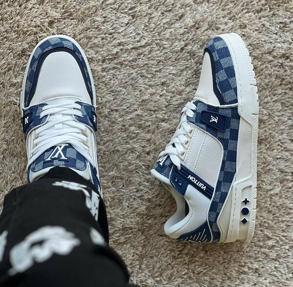 LOUIS VUITTON CLASSIC