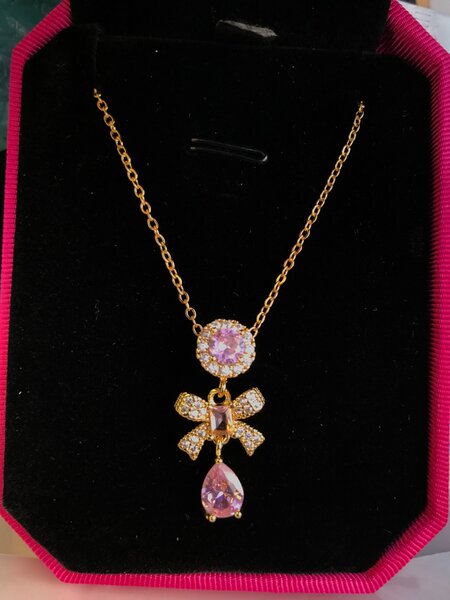 Exquisite necklaces