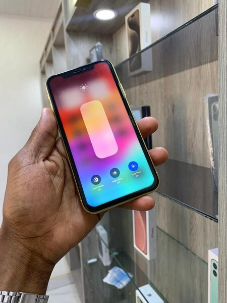 IPHONE 11 64GB
