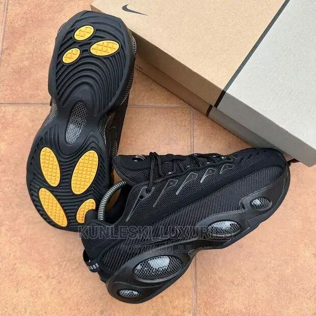 NIKE AIRMAX SNEAKER