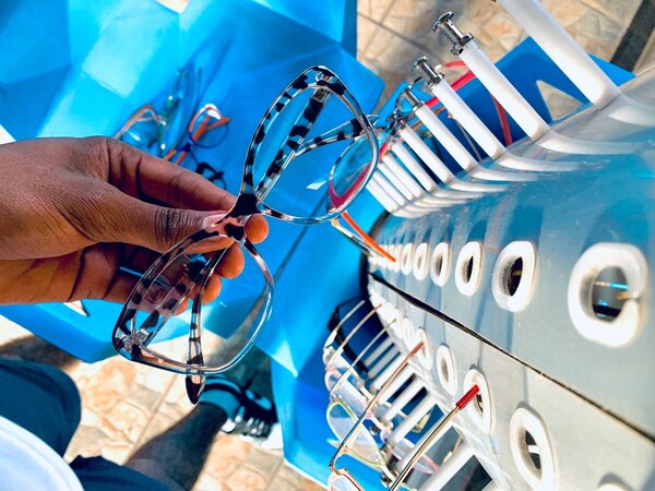 Colourmatic glasses