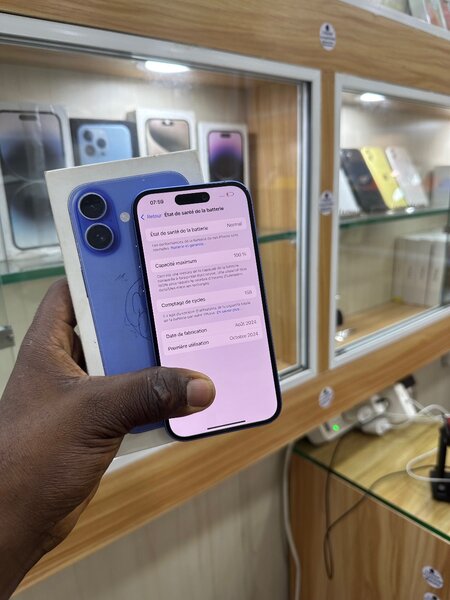 iPhone 16 simple