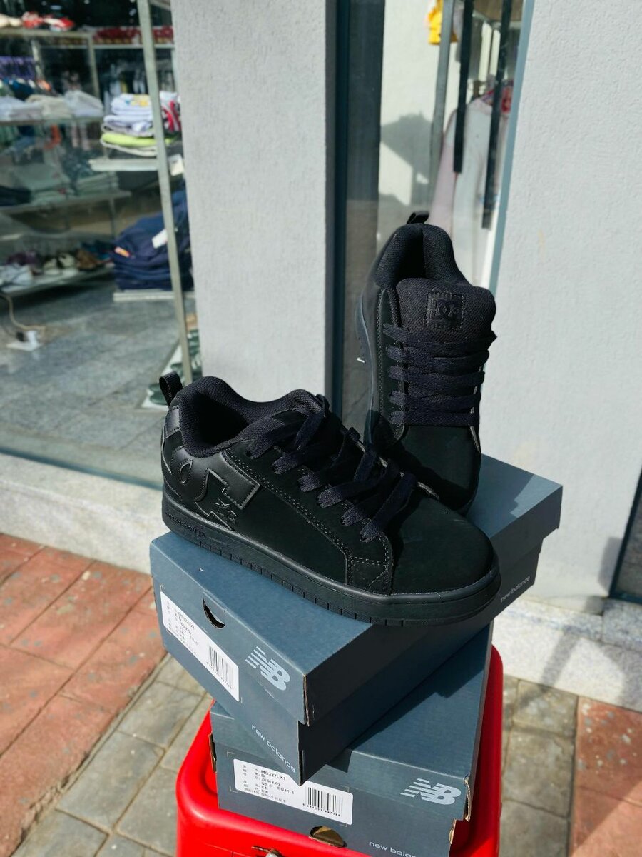 DC SHOE FIRST CLASS