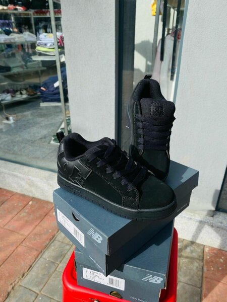 DC SHOE FIRST CLASS