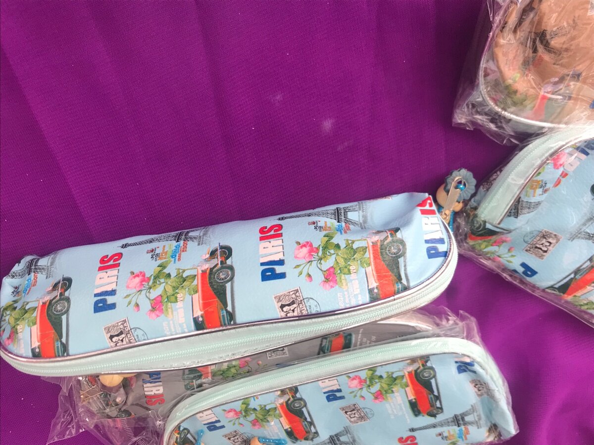 Chic trousse Paris